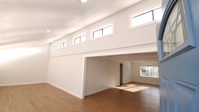 Building Photo - 2309 Barcelona Way