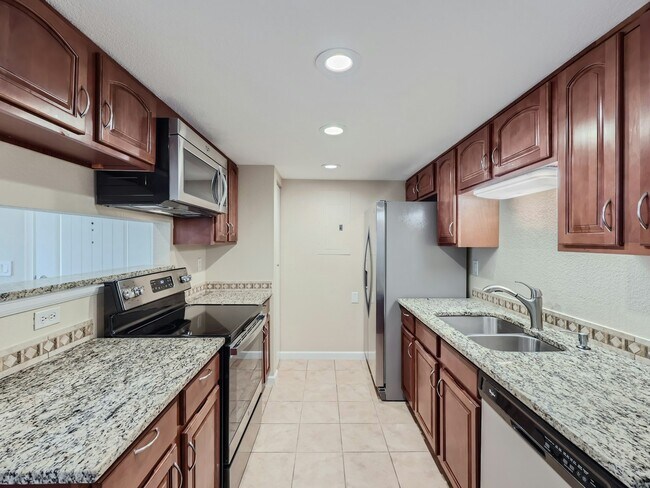 Foto del edificio - 13261 E Asbury Dr