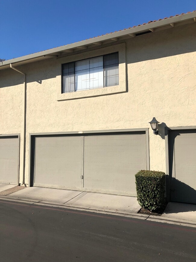 Building Photo - 208 Kenbrook Cir