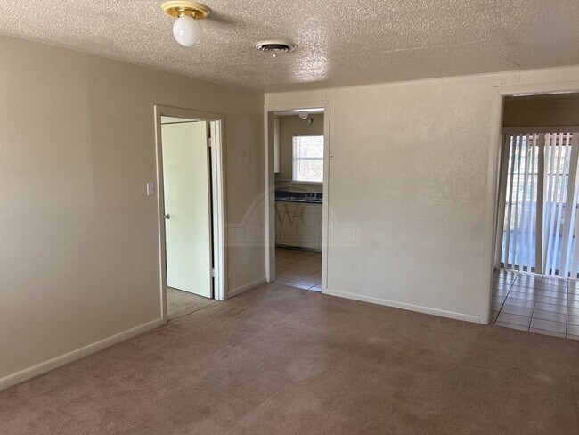 Building Photo - 804 Jefferies Ave, Killeen