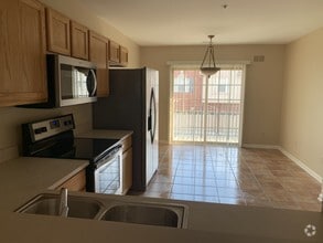 Building Photo - 39471 Springwater Dr