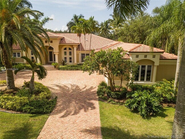 Building Photo - 2667 Riviera Manor