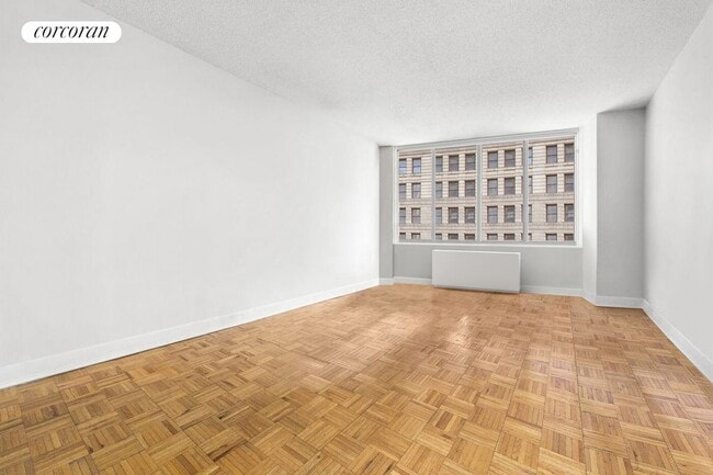 Building Photo - 5 E 22nd St