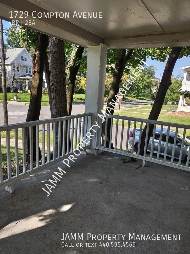 Building Photo - 4-bedroom side by side duplex in Cleveland...
