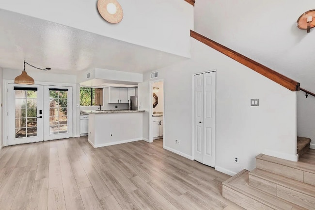 Photo - 1025 E Highland Ave Townhome