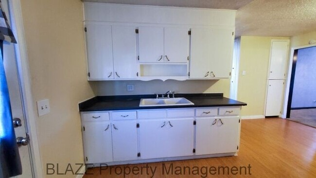 Foto del edificio - 2 Bedroom in Lawndale