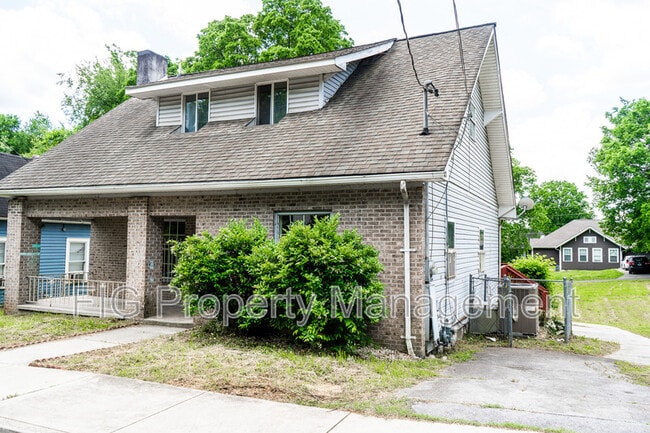Building Photo - 1630 Wallace St