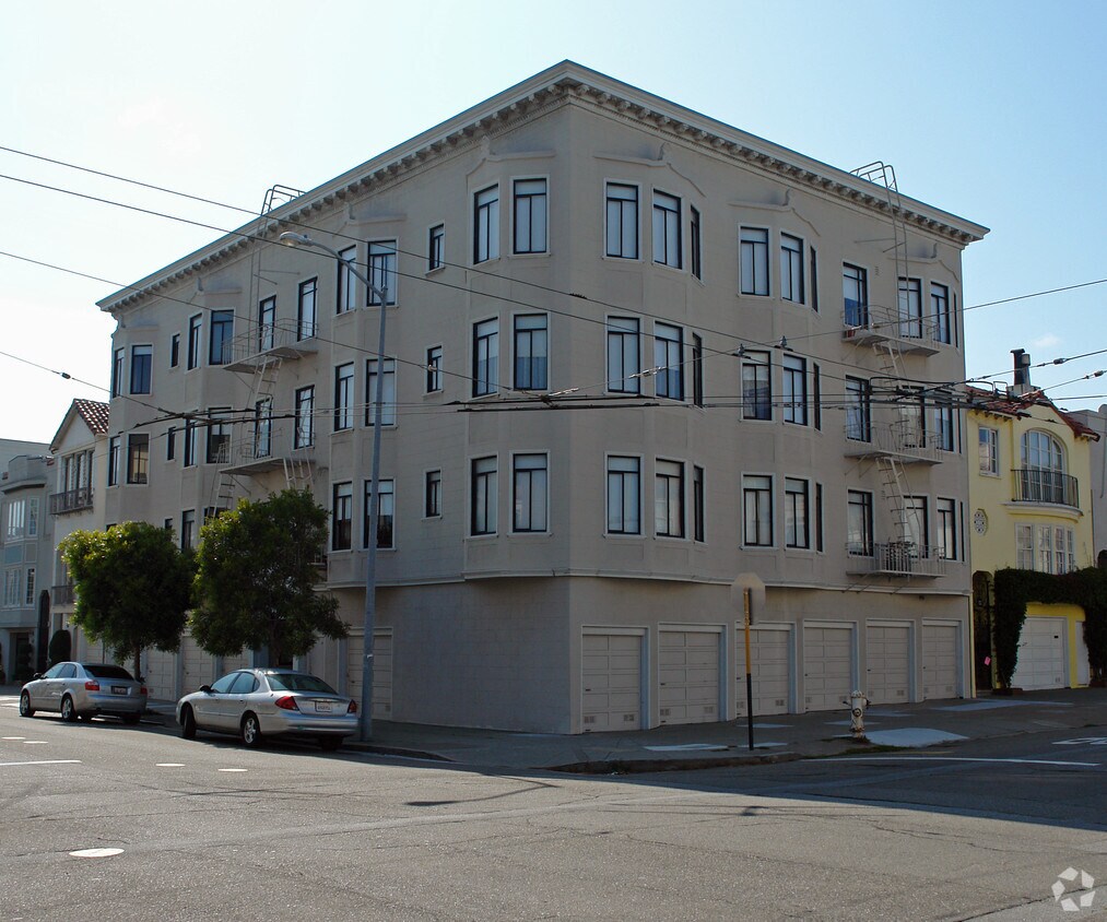 Building Photo - 2395 Francisco St