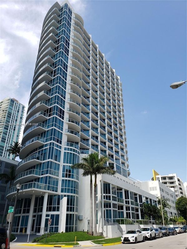 Foto principal - 480 NE 30th St