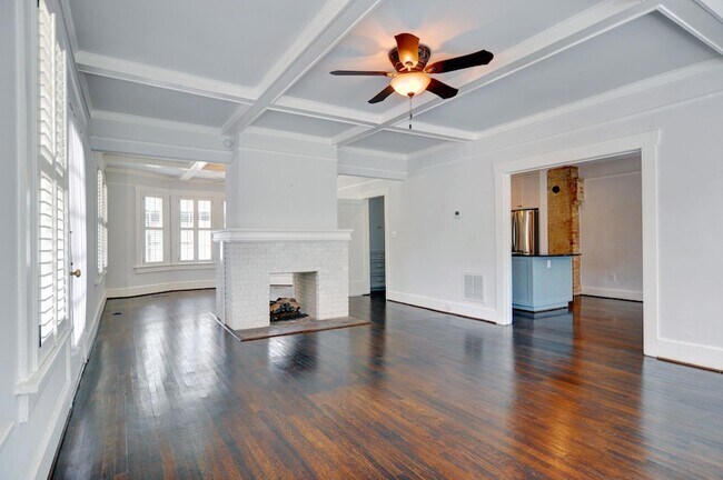 Building Photo - 1145 Mistletoe Dr