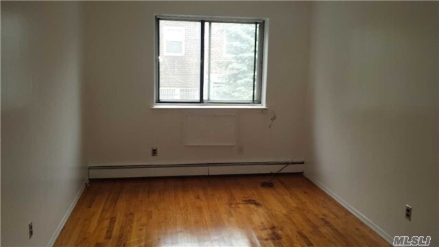 Foto del edificio - 86-12 58th Ave