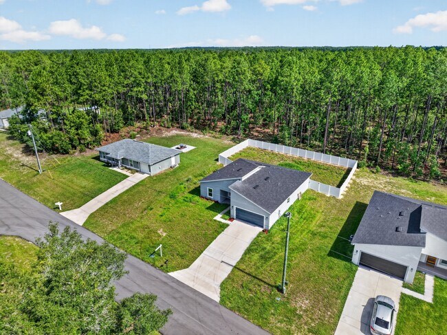 Foto del edificio - 7883 SW 138 Street Rd