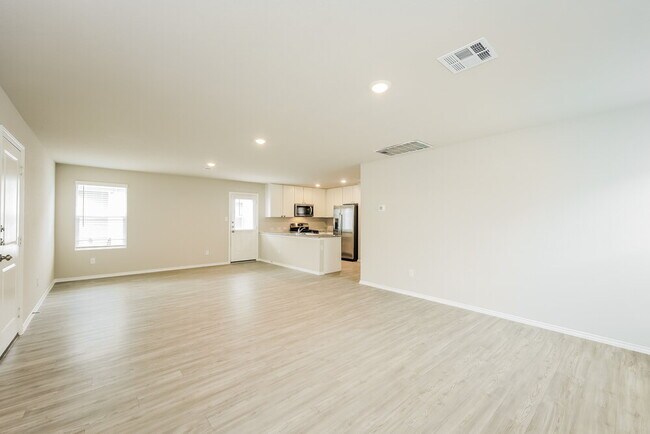 Building Photo - 7238 Lincoln Trce