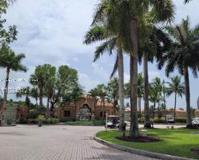 Foto del edificio - 6400 NW 114th Ave