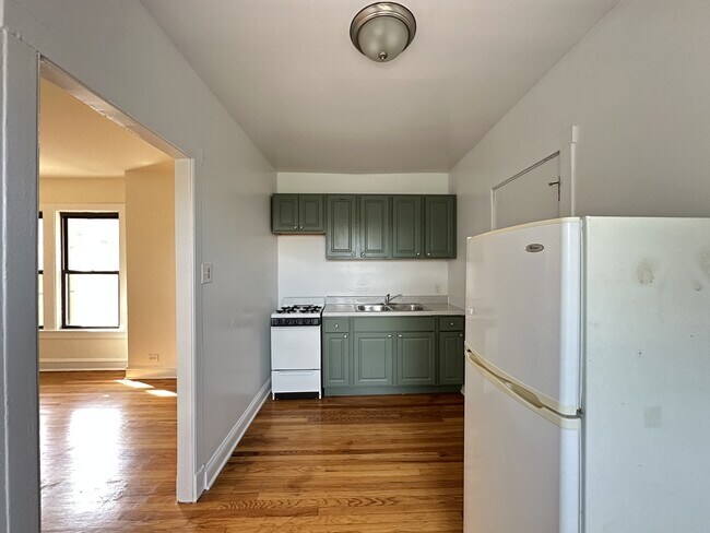 Foto del edificio - 2649.5 N Spaulding Ave