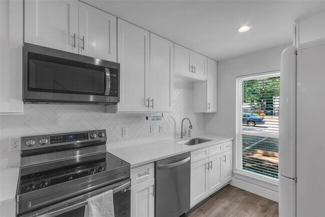 Foto del edificio - 3812 Southway Dr