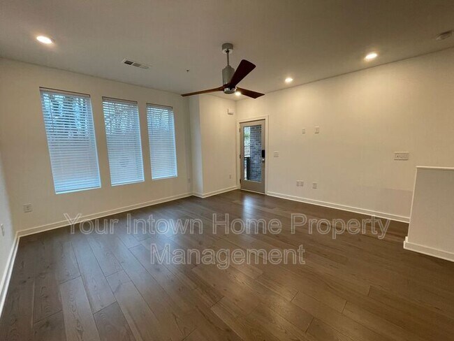 Building Photo - 407 Pratt Dr SE