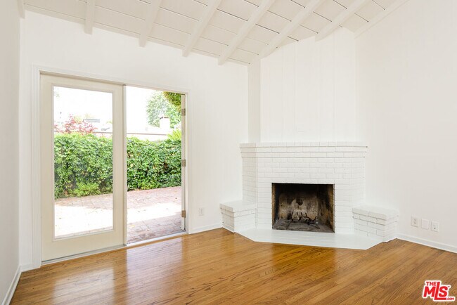 Foto del edificio - 11425 Burnham St