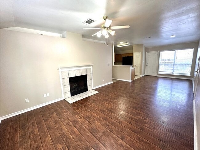Building Photo - 822 Savage Dr