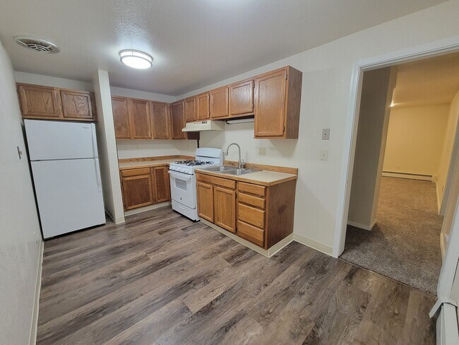 Building Photo - 3125 East Beech Way, Unit 6 - Beech