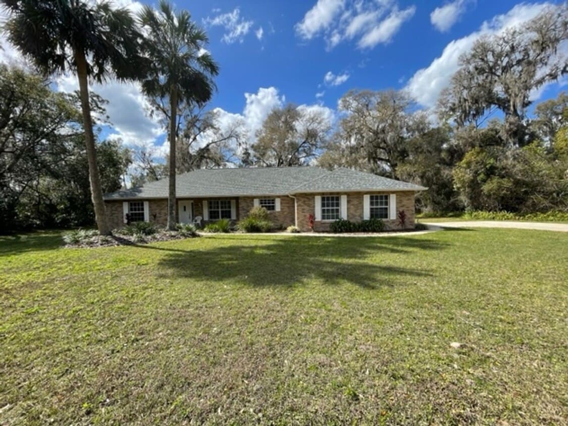 Primary Photo - Gorgeous home, Ready to go! Just 15 minute...