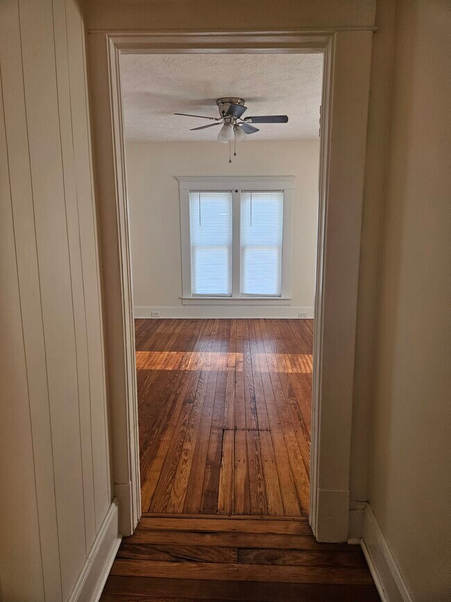 Sala de estar - 9 1/2 3rd Ave