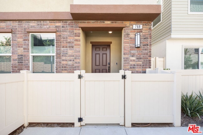 Foto del edificio - 768 Daniel Freeman Cir
