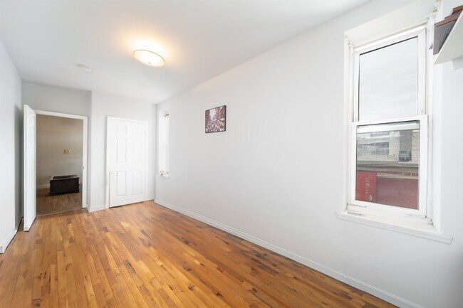 Foto del edificio - 401 Adams St