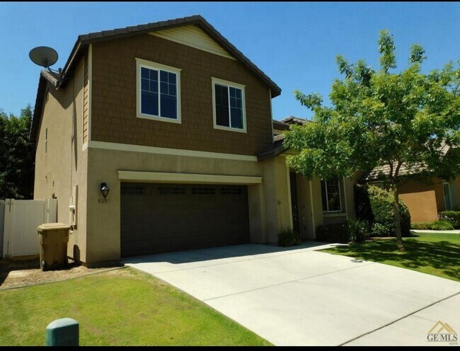 Foto del edificio - Stunning 4BR House in Bakersfield