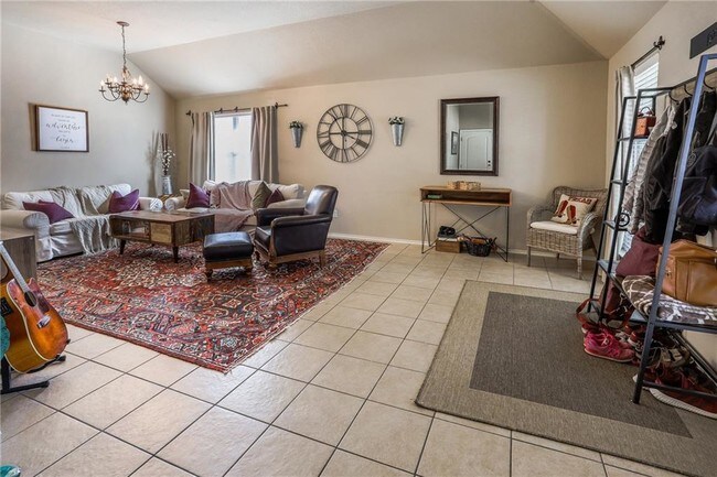 Foto del edificio - 10705 Casitas Dr