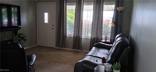 Building Photo - 558 Frost Rd