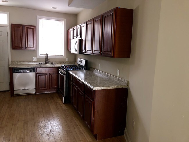 Building Photo - 1726 E Lafayette Ave