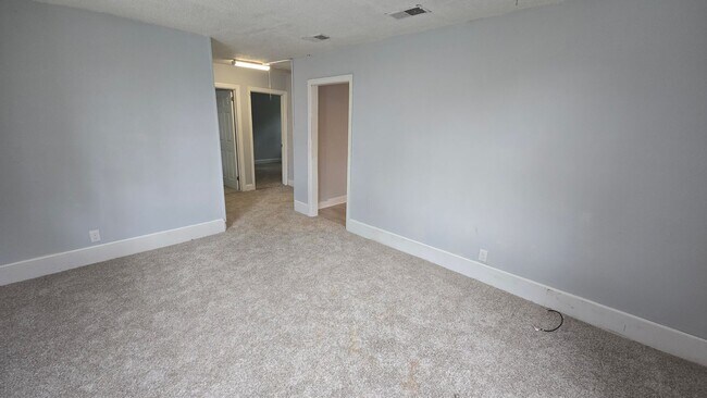 Building Photo - Rosewood