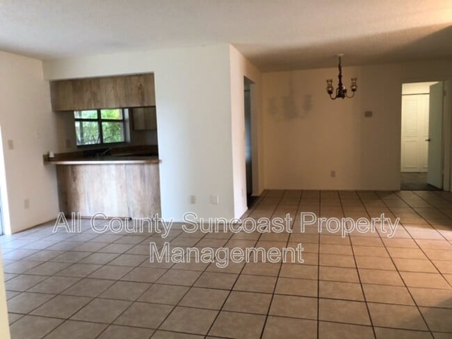 Building Photo - 893 16th Way