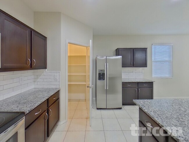 Foto del edificio - 16971 N Quinto Dr