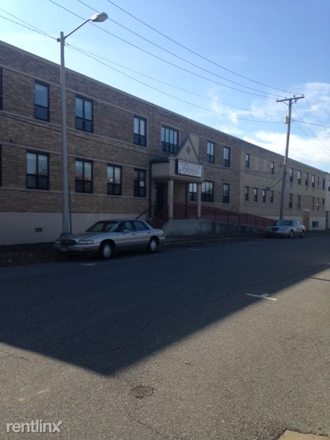 Primary Photo - 206 W South St