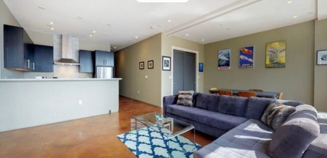 Building Photo - 36 A St