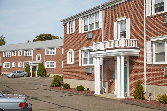 Foto del edificio - 299-1299 Ellsworth St