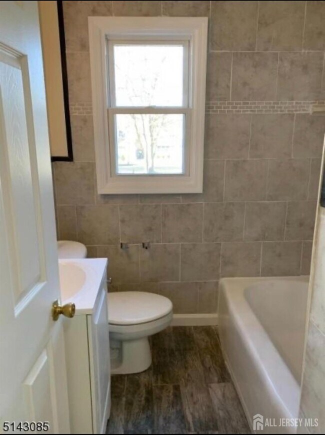 Foto del edificio - 813 Lincoln Ave