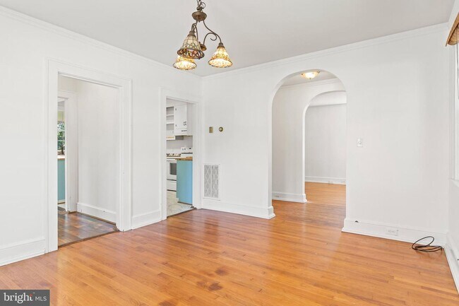 Building Photo - 145 Belleview Ave