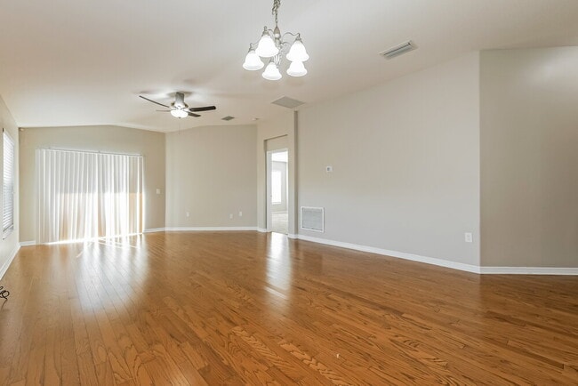 Building Photo - 7331 Lumber Port Dr
