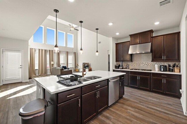 Foto del edificio - 604 Spindrift Ln