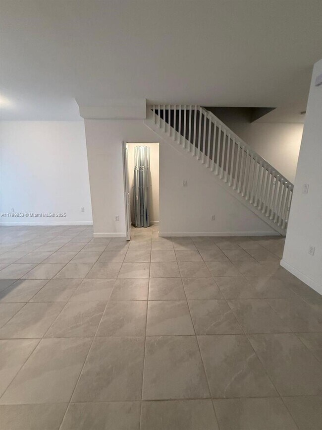 Foto del edificio - 9941 SW 228th Terrace