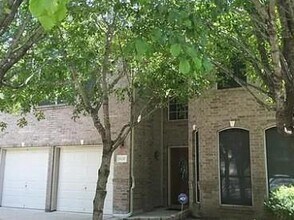 Building Photo - 11217 Jockey Bluff Dr