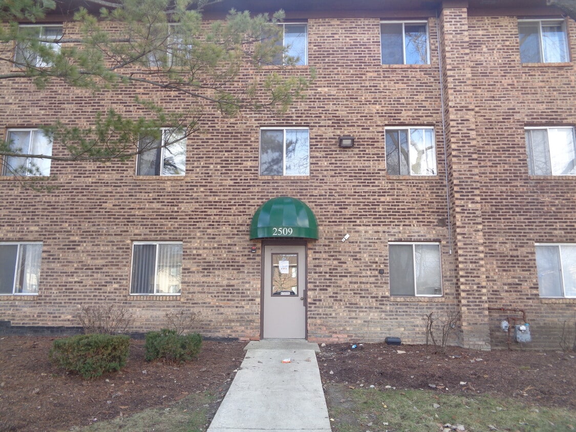 2509 Spring St Unit 3201, Woodridge, IL 60517 Condo for Rent in Woodridge, IL