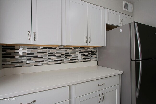Building Photo - 5241 N 17th Ave
