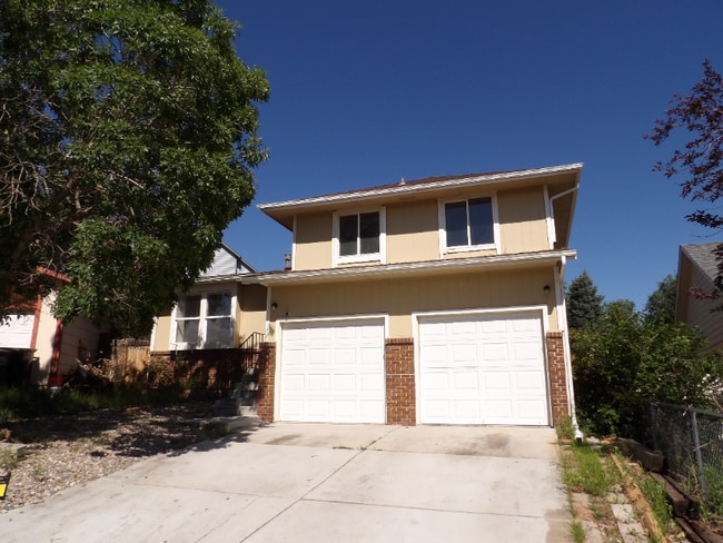 Building Photo - 3483 Foxridge Dr