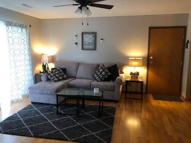 Building Photo - 4165 Mallard Ct