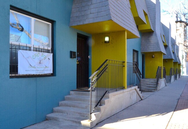 Building Photo - 132 W 11th Ave