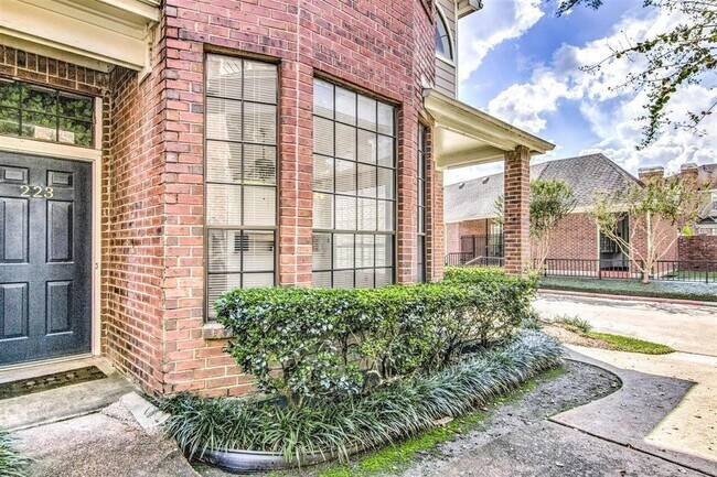 Foto del edificio - 8888 Benning Dr
